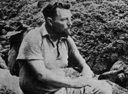 Malcolm Lowry pipe