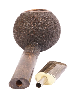 une pipe de Kostas Gourvelos
