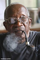 Ousmane Sembène pipe