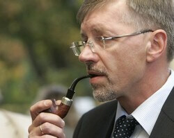 Gediminas Kirkilas pipe