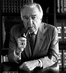 Walter Cronkite pipe