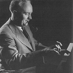 Robert Casadesus pipe