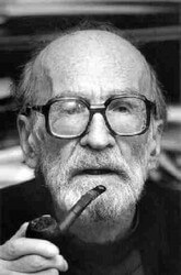 Mircea Eliade pipe