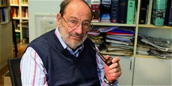 Umberto Eco pipe