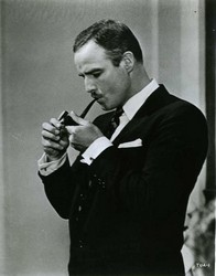 Marlon Brando pipe