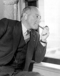 Cecil B. DeMille pipe