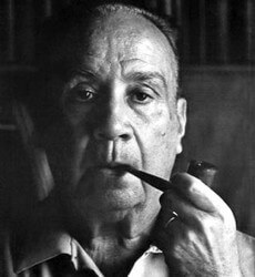 Leopoldo Marechal pipe