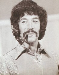 Peter Wyngarde pipe