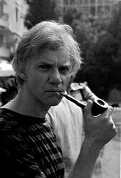 Malcolm McDowell pipe