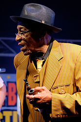 Archie Lee Hooker pipe