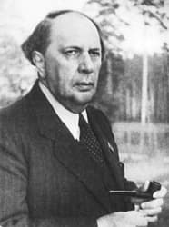 Alexis Nikolaïevitch Tolstoï pipe