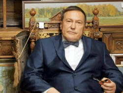 Pavel Antov pipe