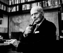 Jacques Benoist-Mechin pipe