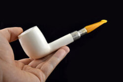 une pipe par Altinay