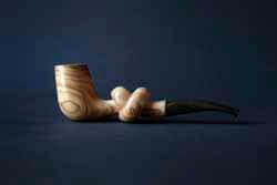 une pipe par Arcangelo Ambrosi