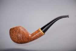 une pipe de Levon Asikyan