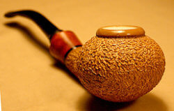 une pipe par Fikri Baki