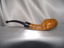 une pipe par Adam Sheehan - Carmette Pipes