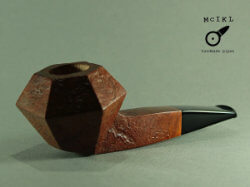 une pipe de Marek Cikl, Eclesias Pipes