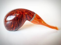 une pipe de Dustin Franc - D.R. Franc Pipes