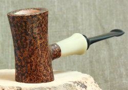 une pipe par Love & Sara Geiger