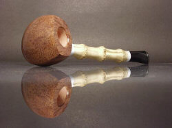 une pipe par Charl Goussard