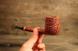 une pipe par Flávia Guilherme