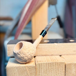 une pipe par Eike Hallmann - Halunke Pipes