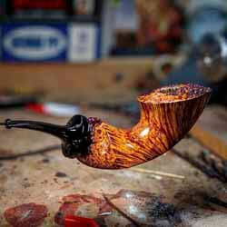 une pipe par Kadesh Swanson - KJ Pipes