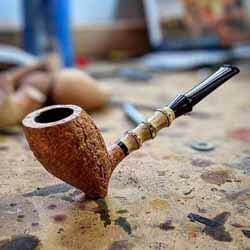 une pipe par Kadesh Swanson - KJ Pipes