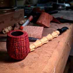 une pipe par Kadesh Swanson - KJ Pipes