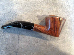 une pipe par Donald Kesling