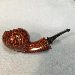 une pipe de Tyler Lane