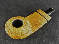 une pipe par Clark Layton