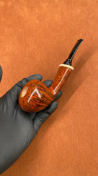 une pipe par Luo Xu