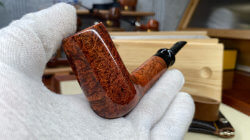 une pipe par Luo Xu