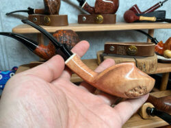 une pipe par Luo Xu