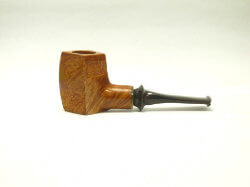 une pipe par Dimitris Mostras