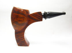 une pipe par Dimitris Mostras