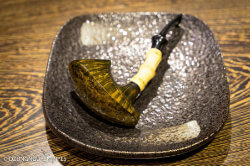 une pipe par Dzung Nguyen