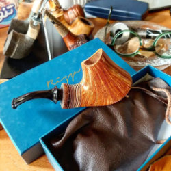 une pipe par Reza Alizad Sane - Rizza Pipes
