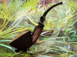 une pipe par Birol Salman