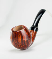 une pipe par Ruslan Sharyga