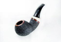 une pipe par Ruslan Sharyga