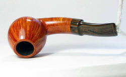 une pipe par Ruslan Sharyga