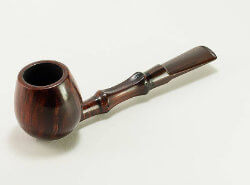 une pipe par Ruslan Sharyga