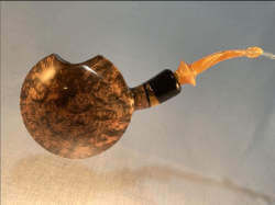 une pipe de Joseph Skoda - KJ Pipes