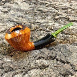 une pipe par Xin Li