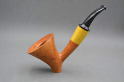 une pipe par Constantinos Zissis
